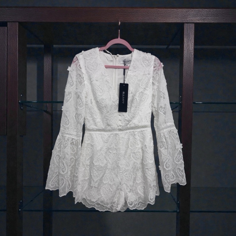 NWT Elliatt $318 Ivory Lace Romper Size small - Picture 2 of 9